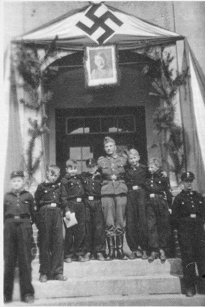 "Fhrers Geburtstag" im KLV Lager Kirchenpopowo (20. April 1941, Privatfoto) [S. 36]